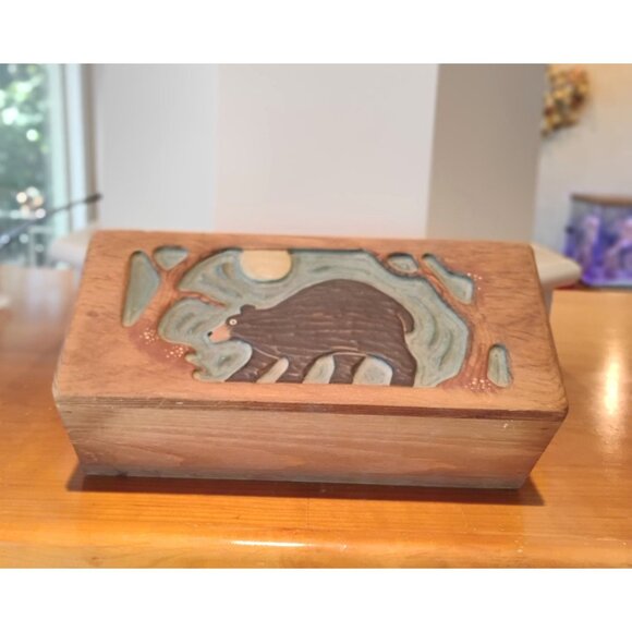 Chicken Creek Folk Art Large Carved Wood Box Bear in the Moonlight12" Wide - Picture 4 of 9